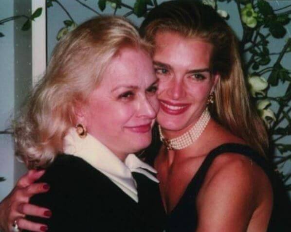 Grier Hammond Henchy mother Brooke Shields and grandmother Teri.